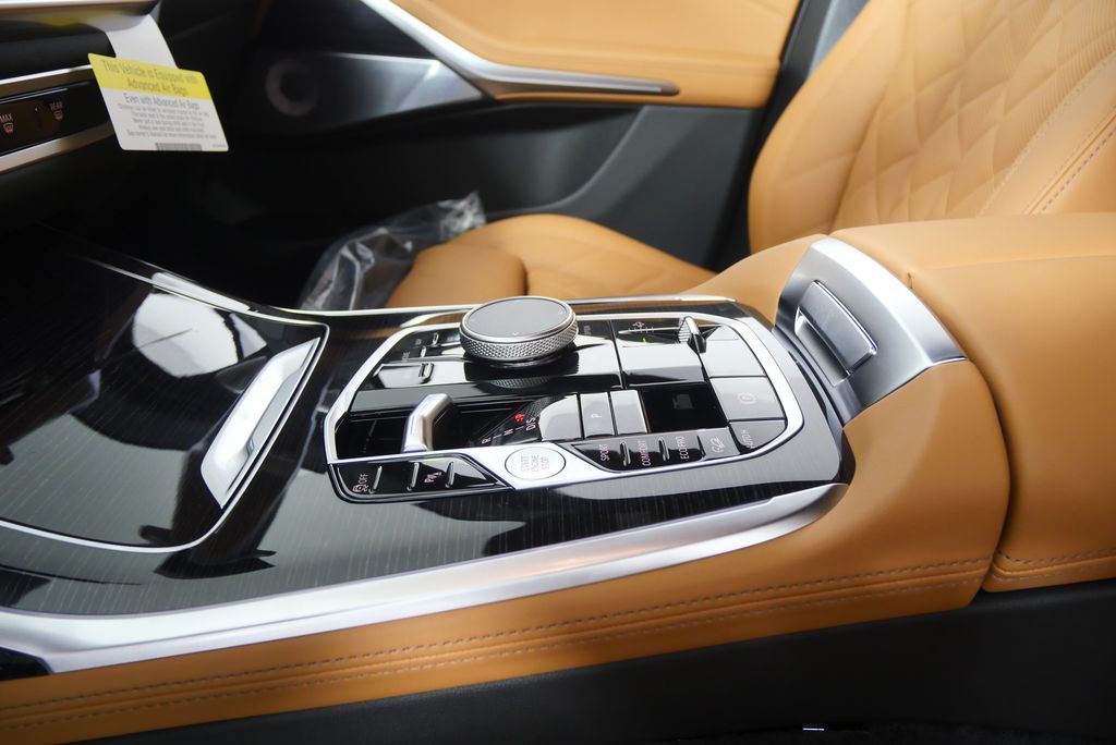 Thumbnail: 2026 BMW X7 - 25