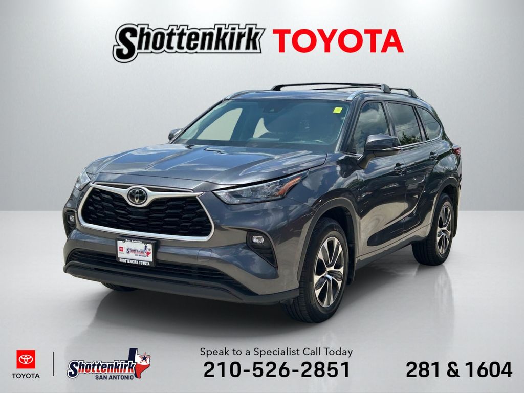 2020 Toyota Highlander XLE 4x2 V6's photo
