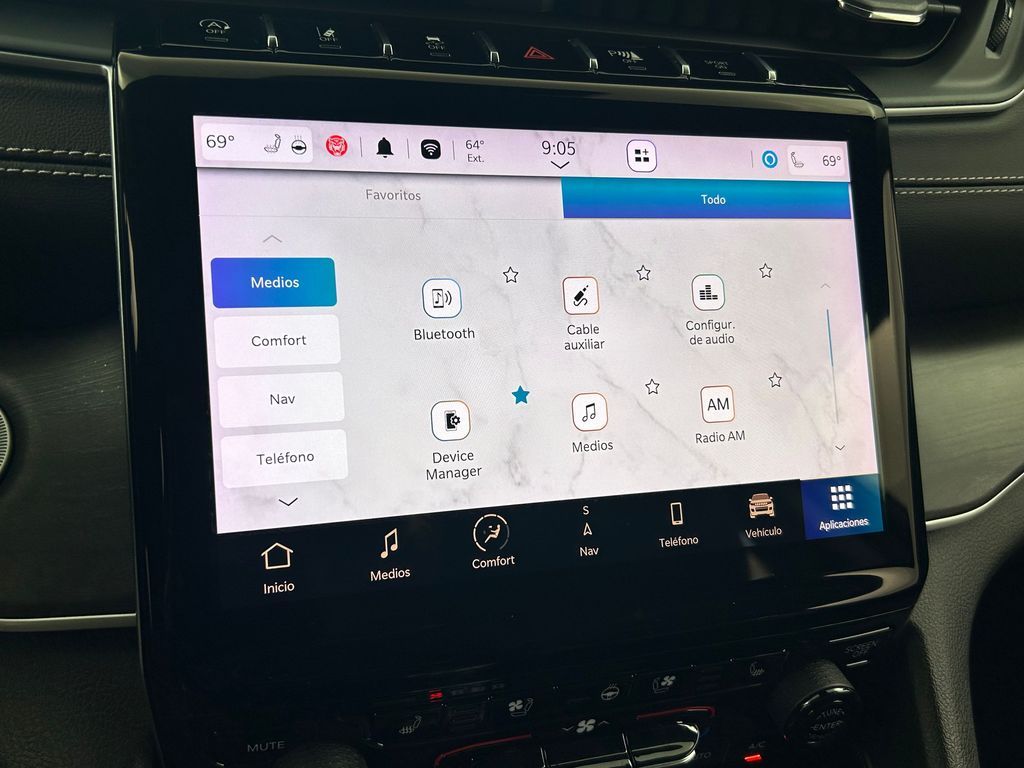 Used 2024 Diamond Black Crystal Pearlcoat Jeep Limited image 24