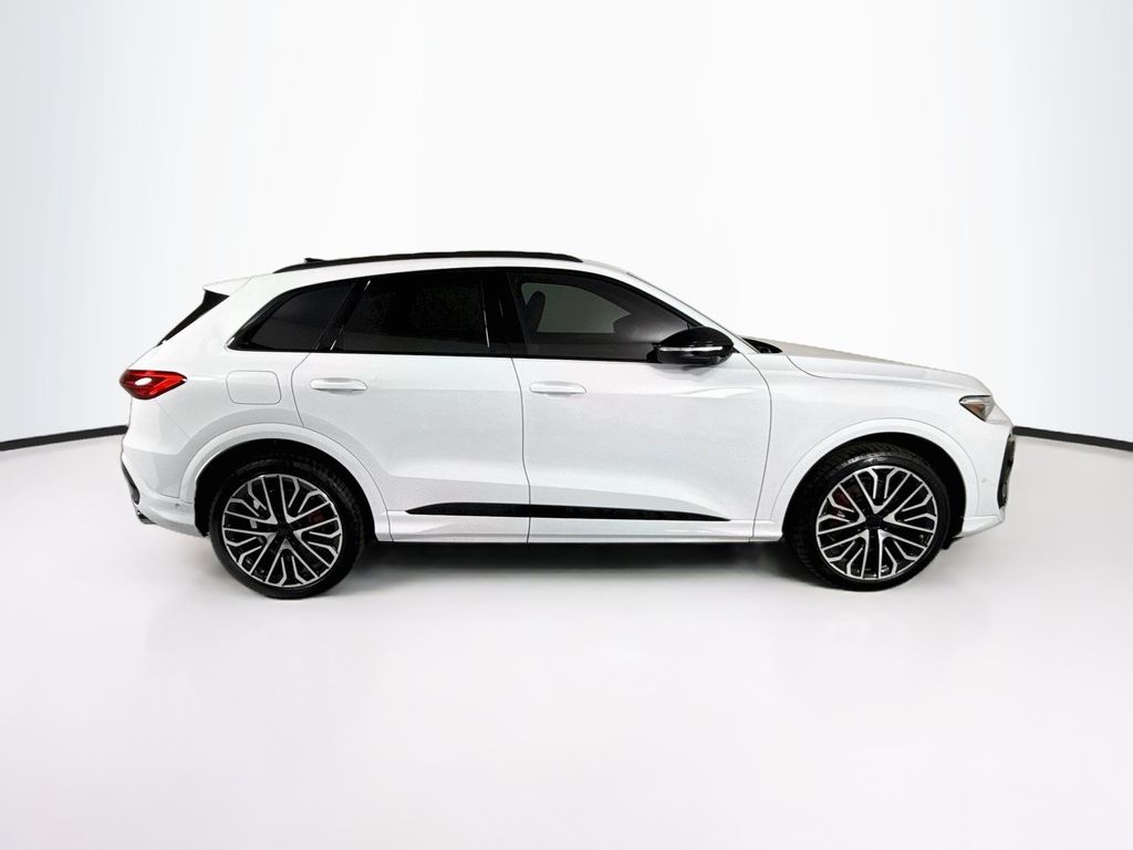 Thumbnail: 2026 Audi SQ5 - 4