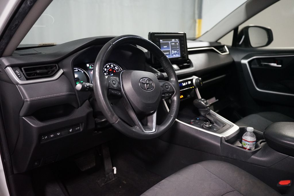 Thumbnail: 2021 Toyota RAV4 - 6
