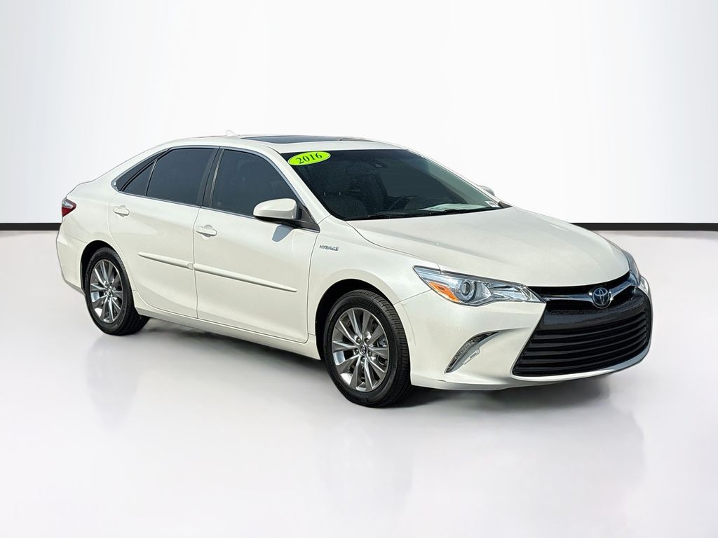 Thumbnail: 2016 Toyota Camry - 3
