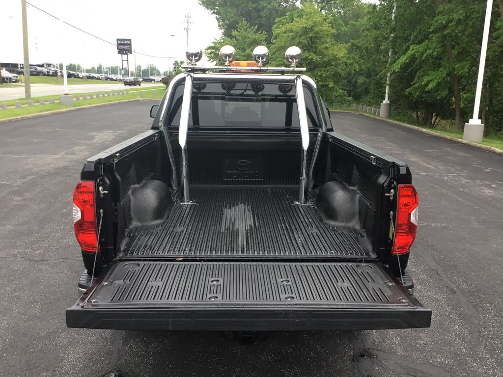 2016 Toyota Tundra SR5 9