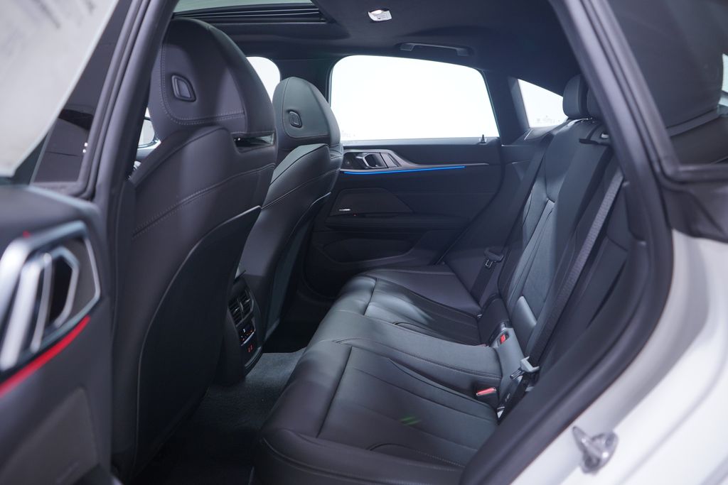 Thumbnail: 2026 BMW 4 Series - 9