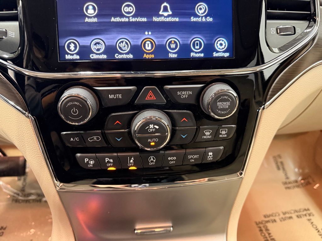 Thumbnail: 2021 Jeep Grand Cherokee - 18