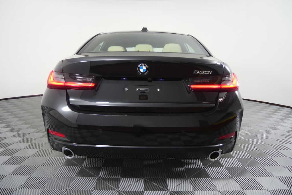 Thumbnail: 2026 BMW 3 Series - 4