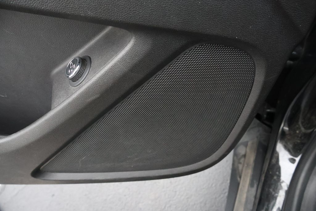 Thumbnail: 2018 Chevrolet Traverse - 16