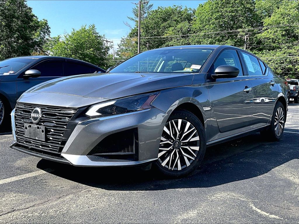 2024 Nissan Altima — photo 3