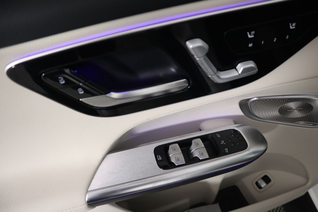 Thumbnail: 2025 Mercedes-Benz GLC - 24