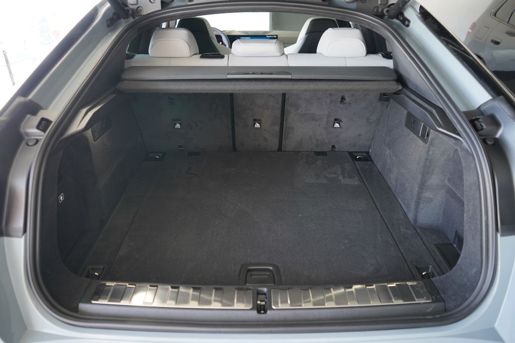 Thumbnail: 2026 BMW X6 - 21