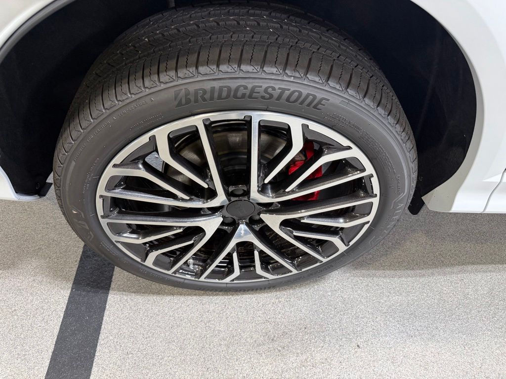 Thumbnail: 2026 Audi SQ5 - 13