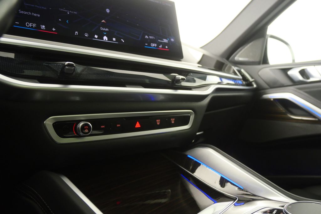 Thumbnail: 2025 BMW X6 - 24