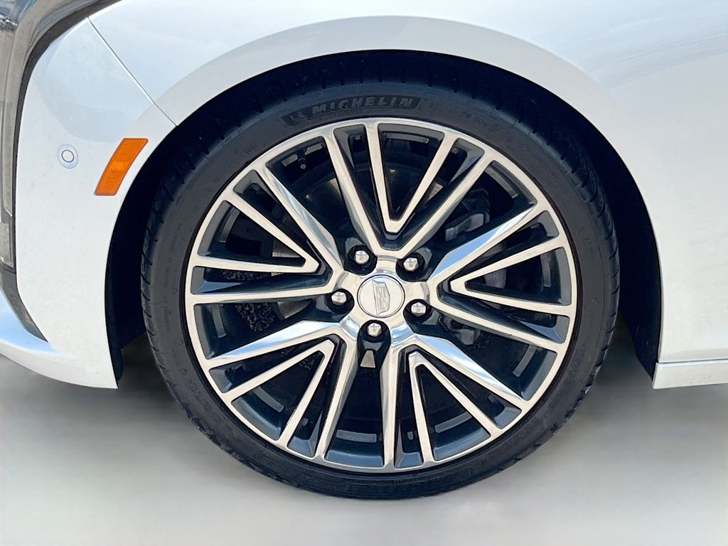 Used 2025 White Cadillac Premium Luxury image 33