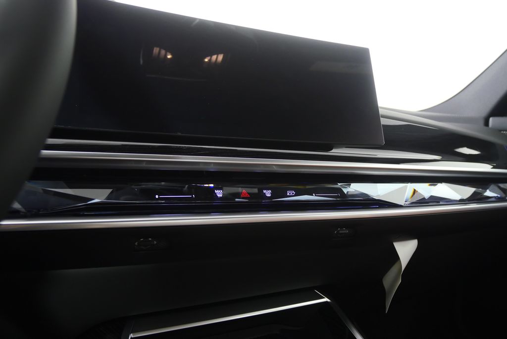 Thumbnail: 2026 BMW i7 - 23