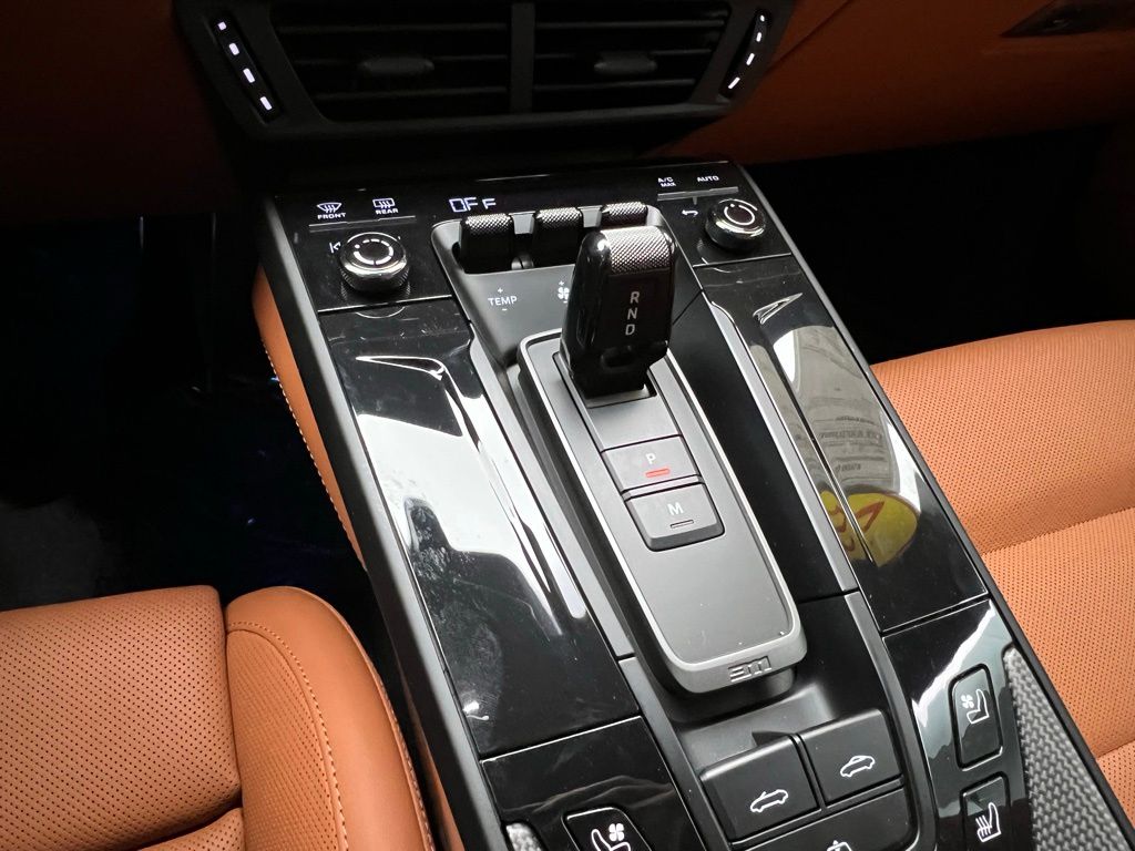 Thumbnail: 2025 Porsche 911 - 11