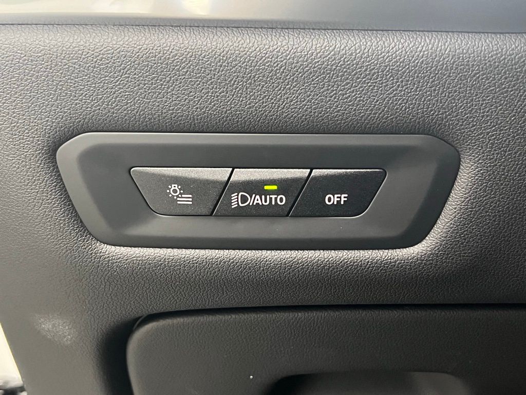 Thumbnail: 2026 BMW X5 - 20