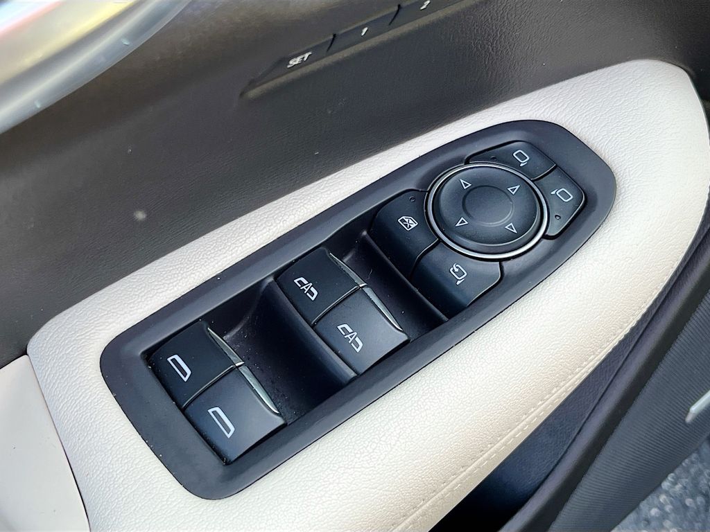 2020 Cadillac XT5 Sport - Photo 18