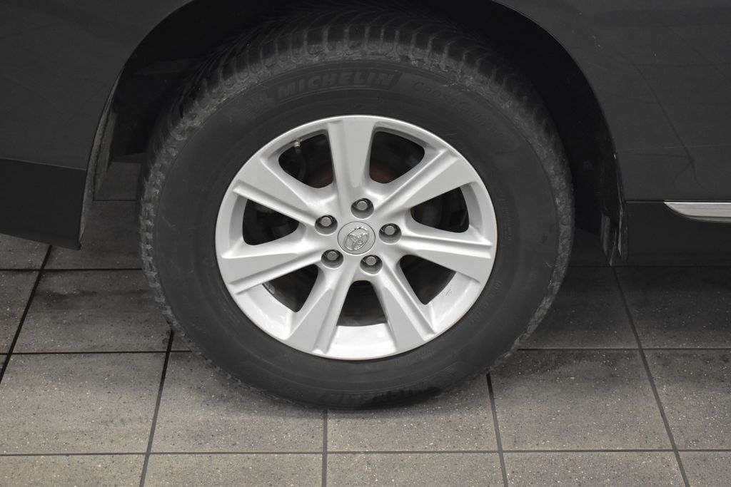 2013 Toyota Highlander Plus 10