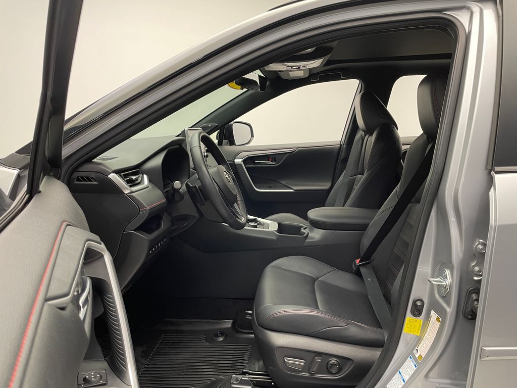 2022 Toyota RAV4 Prime XSE 12