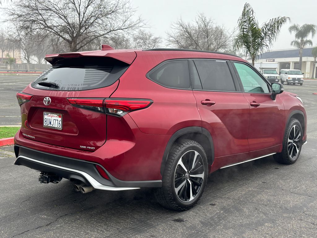 Thumbnail: 2021 Toyota Highlander - 5