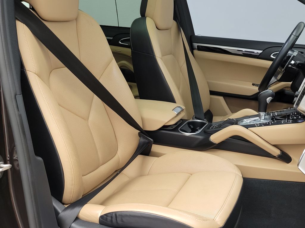 Thumbnail: 2017 Porsche Cayenne - 11