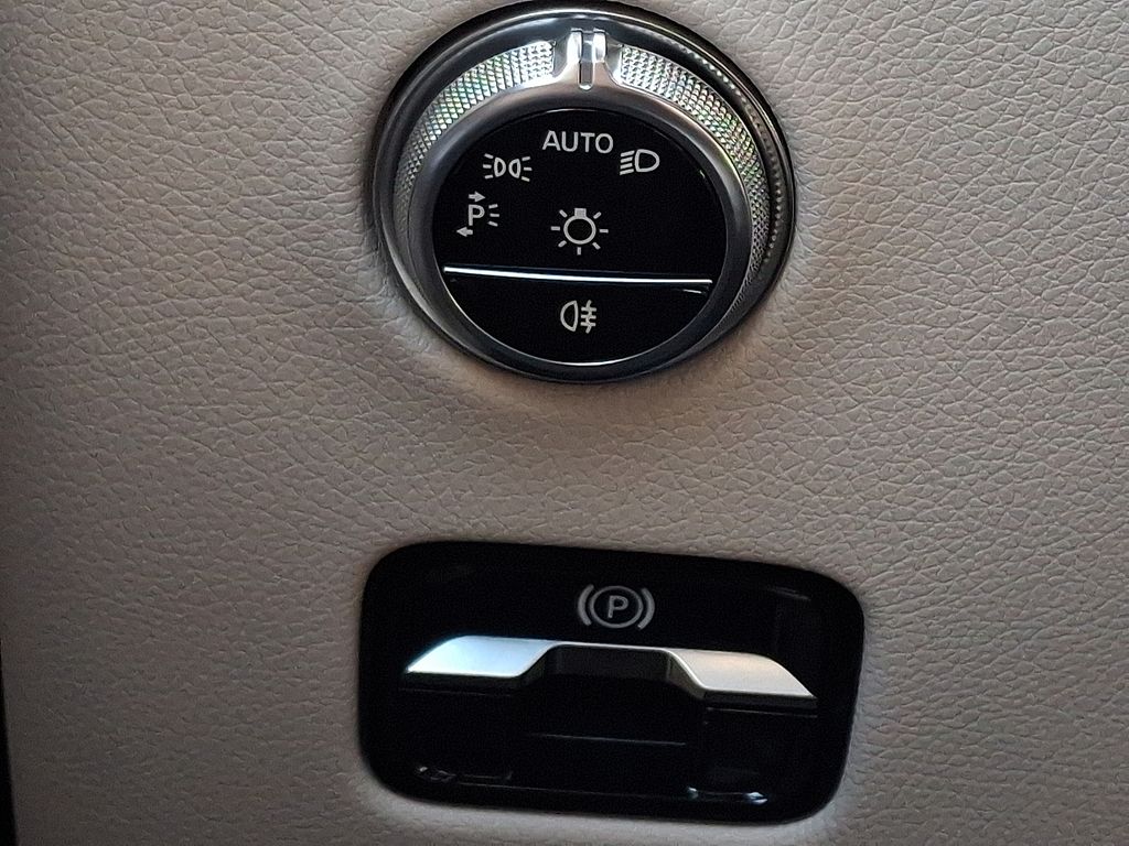 Thumbnail: 2026 Mercedes-Benz GLC - 15