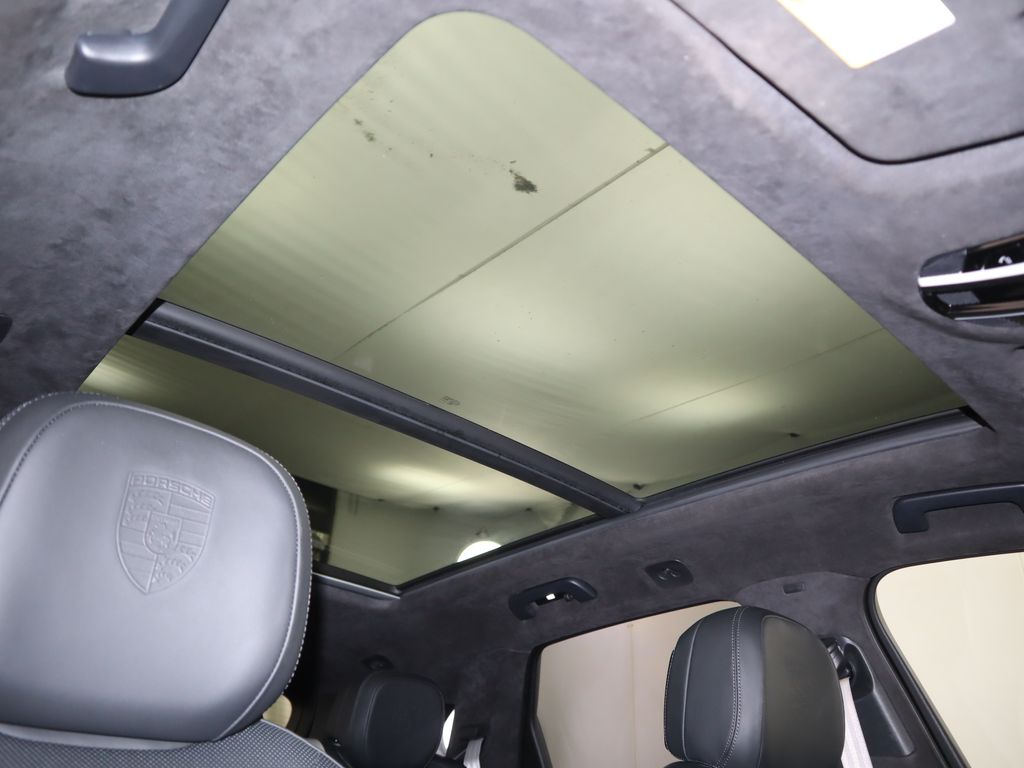 Thumbnail: 2023 Porsche Cayenne - 19