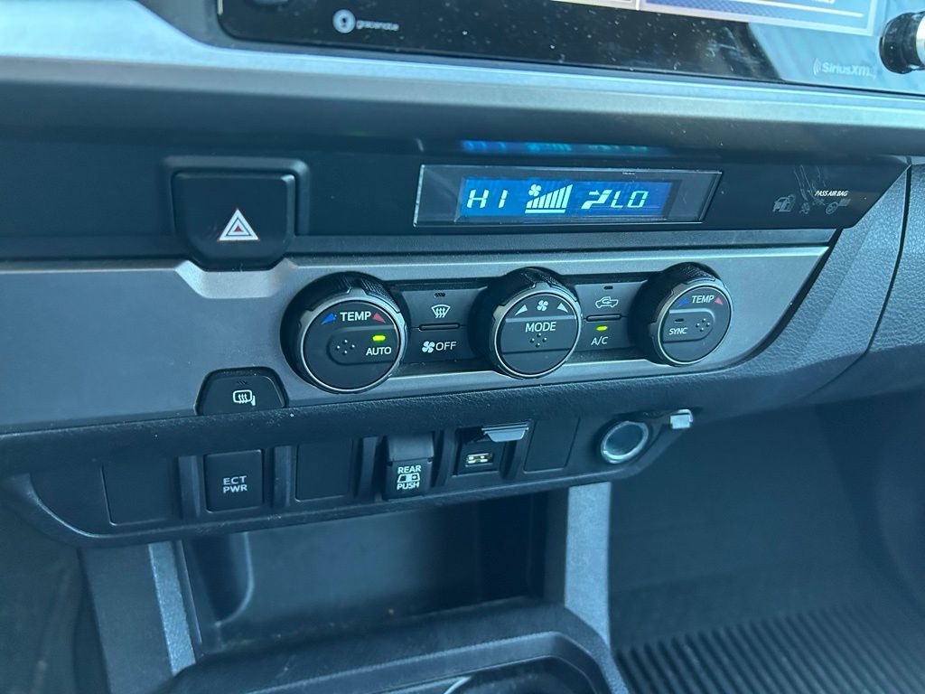 Thumbnail: 2022 Toyota Tacoma - 26