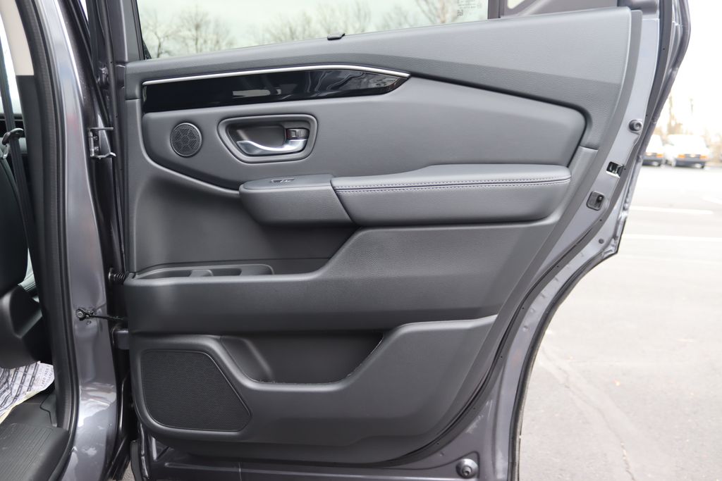 Thumbnail: 2025 Honda Pilot - 16