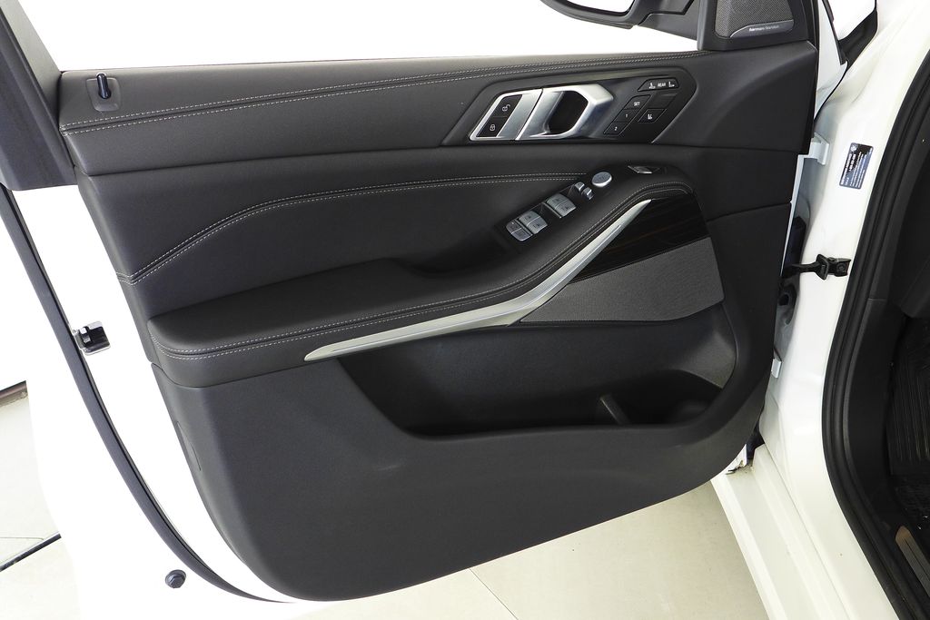 Thumbnail: 2024 BMW X7 - 11