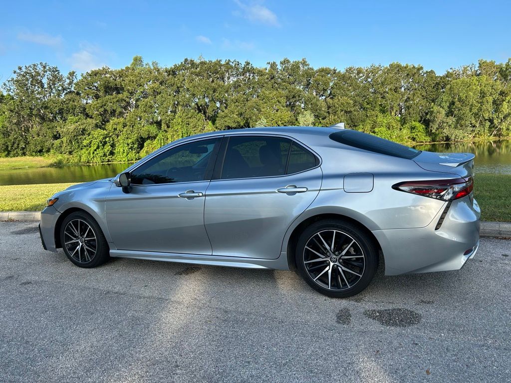 Thumbnail: 2022 Toyota Camry - 3