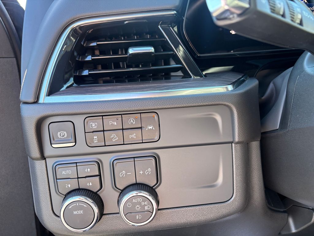 Used Car 2025 Chevrolet Suburban  Z71 For Sale Under $80,000 In Austin, Texas