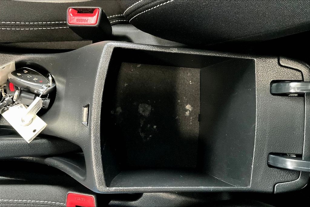 Used 2023 Black Hyundai SEL image 33