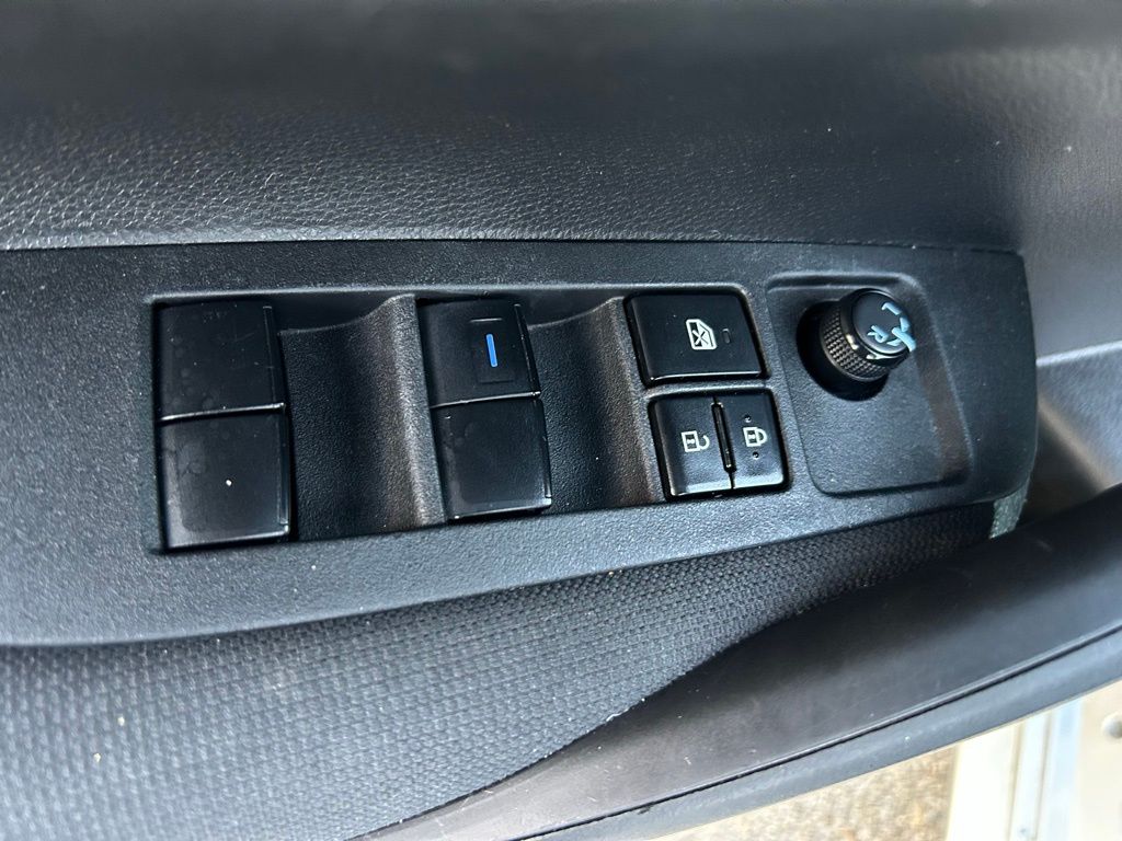 Thumbnail: 2021 Toyota Corolla - 16