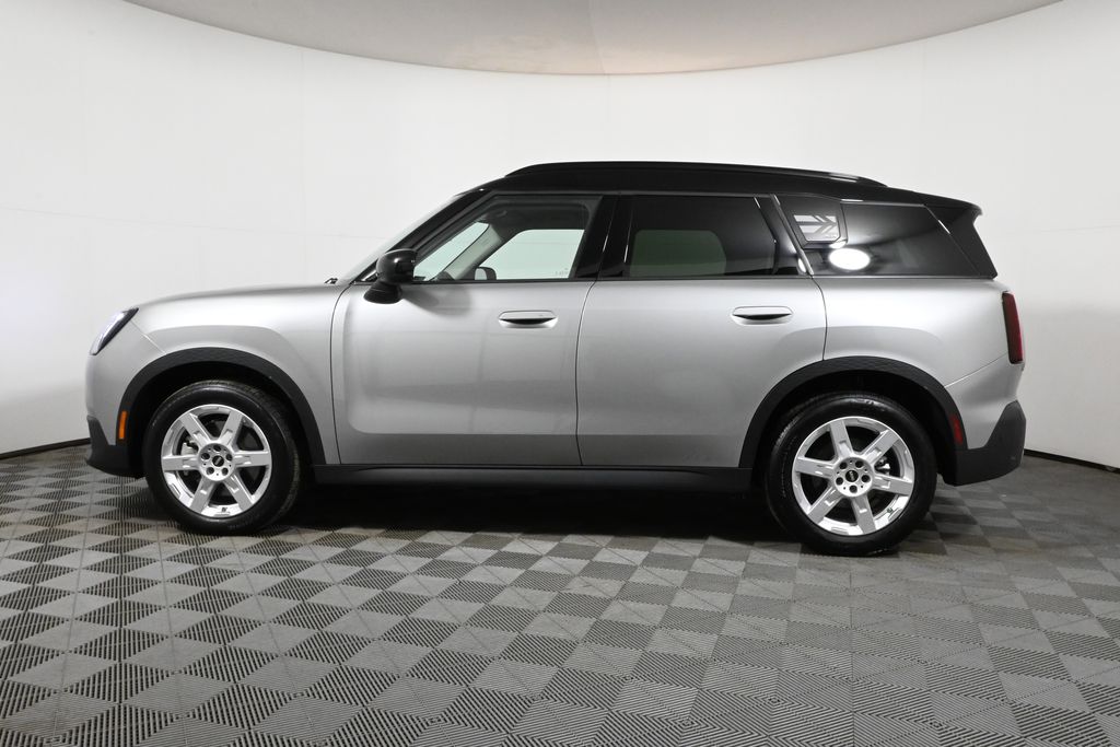 2025 MINI Cooper Countryman Base 2