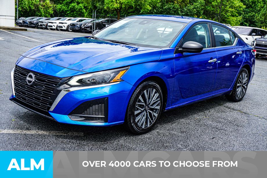 Used 2025 Blue Nissan 2.5 SV image 3