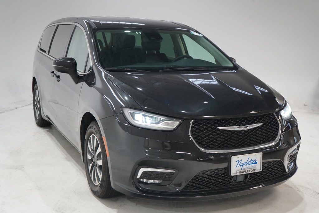  2023 Chrysler Pacifica Hybrid Touring L FWD   