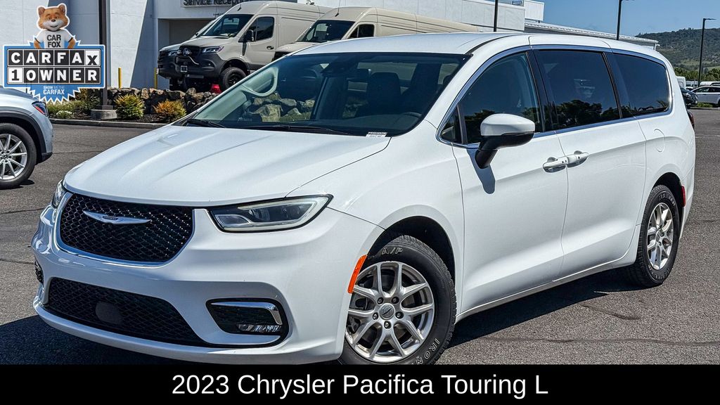 Bright White Clearcoat 2023 Chrysler Pacifica Minivan Front-Wheel Drive 9-Speed Automatic