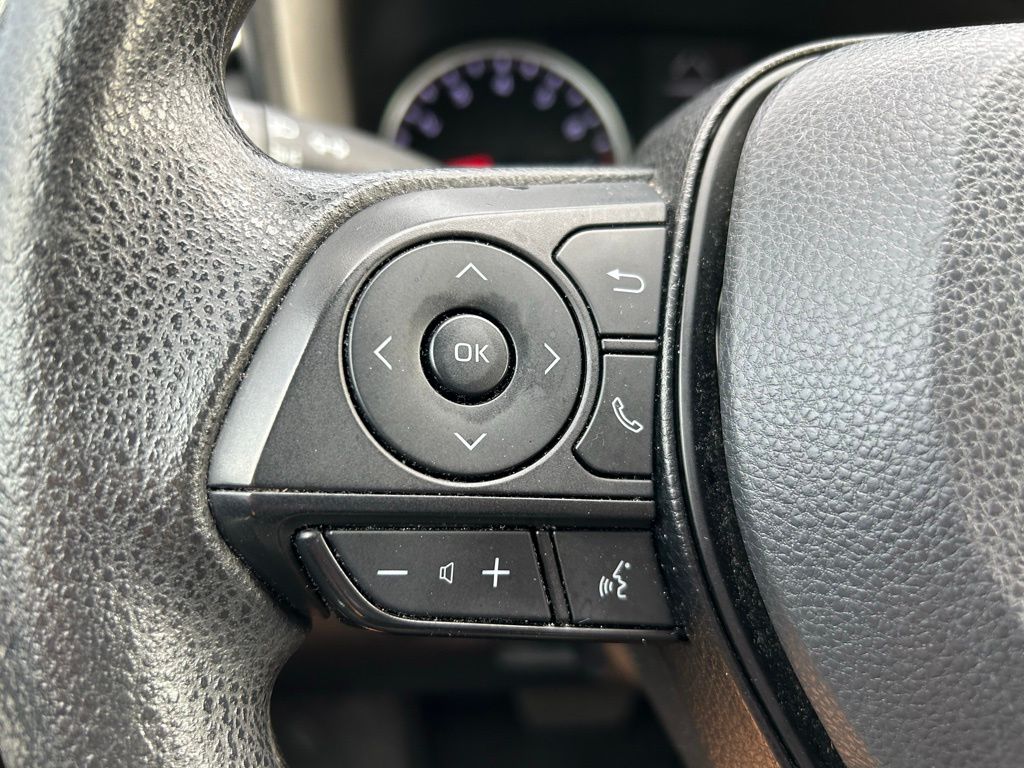 Thumbnail: 2022 Toyota RAV4 - 20