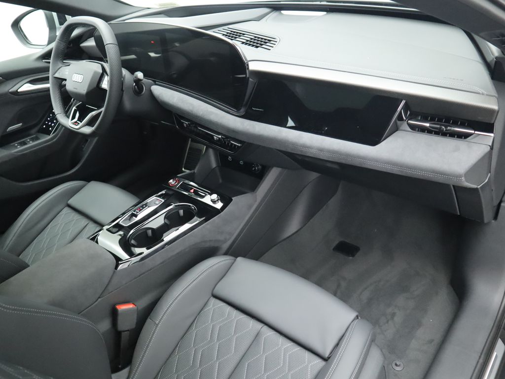 Thumbnail: 2025 Audi S6 - 19