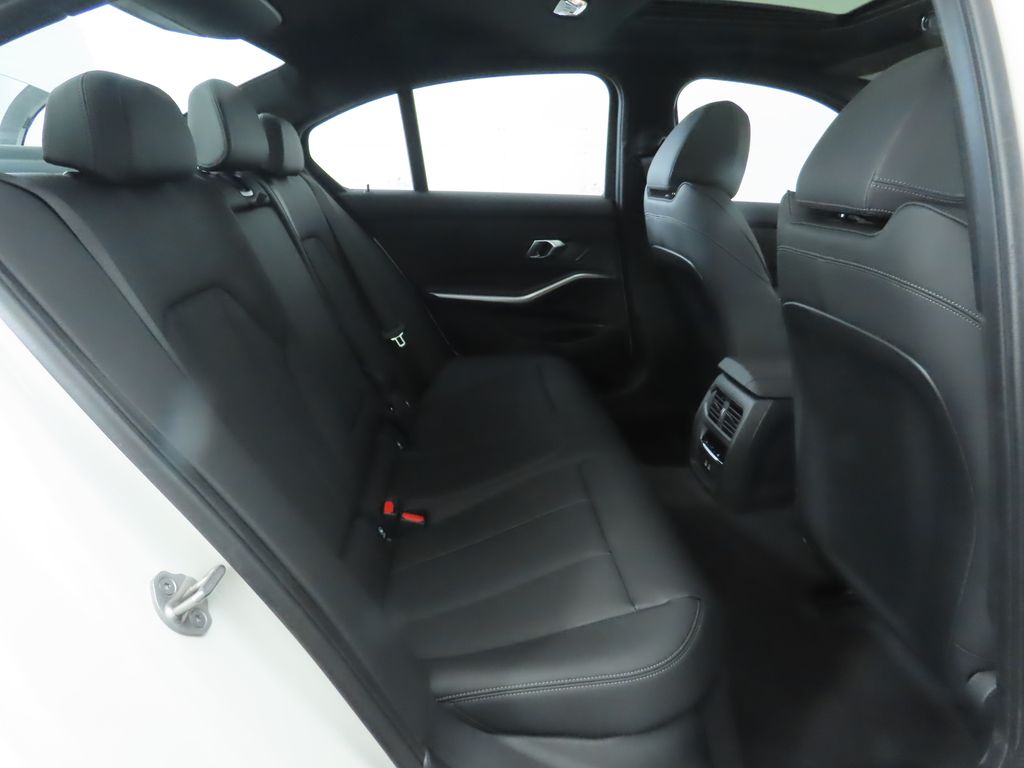 Thumbnail: 2026 BMW 3 Series - 23