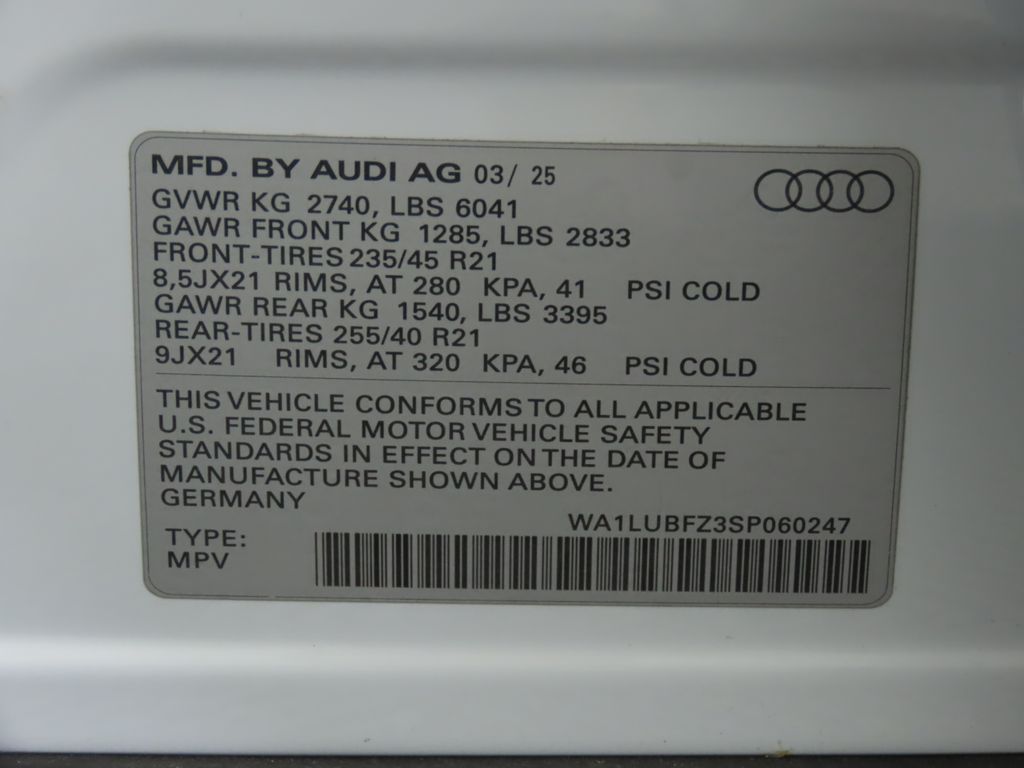 2025 Audi Q4 e-tron  32