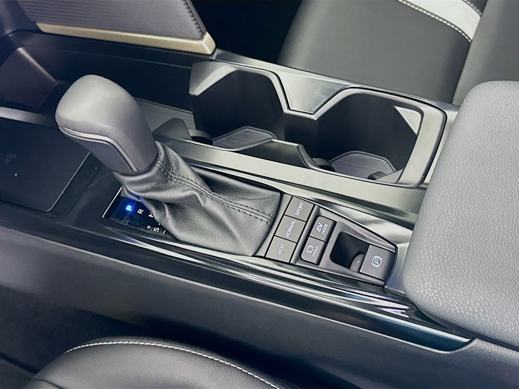 Thumbnail: 2025 Toyota Camry - 17
