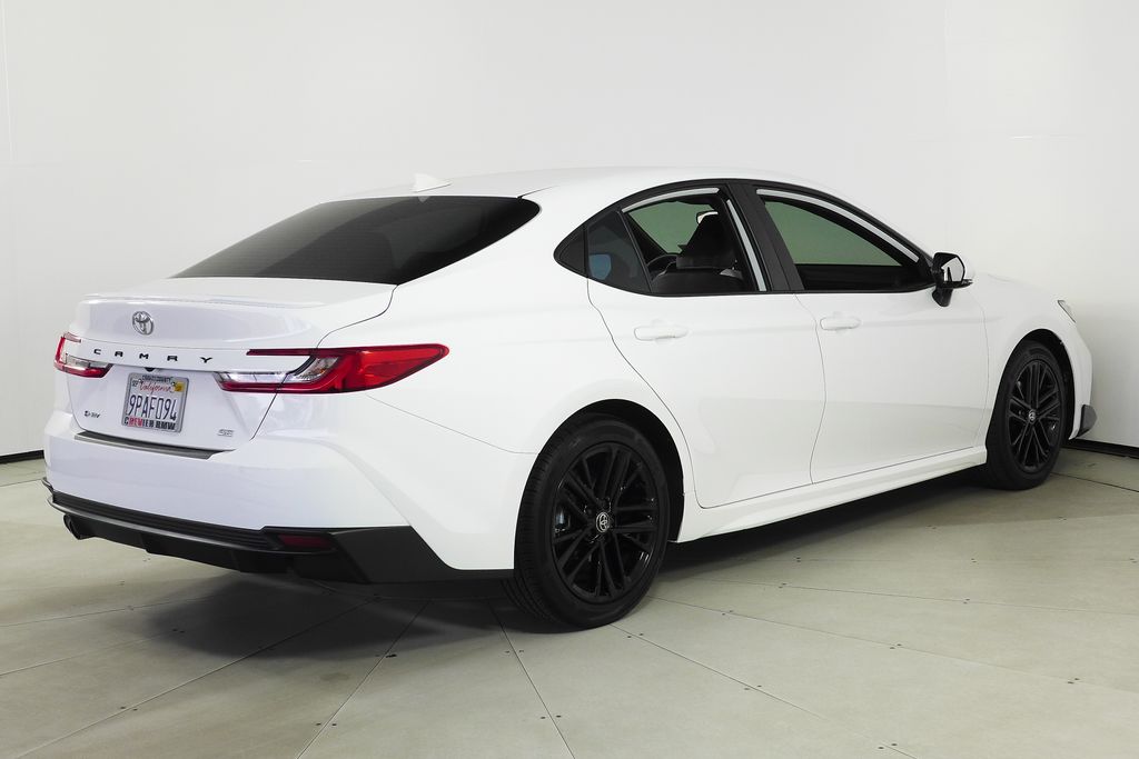 2025 Toyota Camry SE 7
