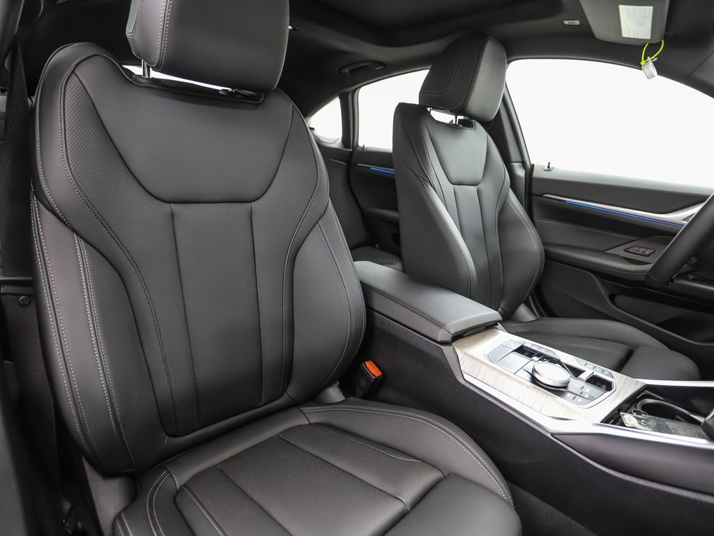 Thumbnail: 2025 BMW i4 - 32