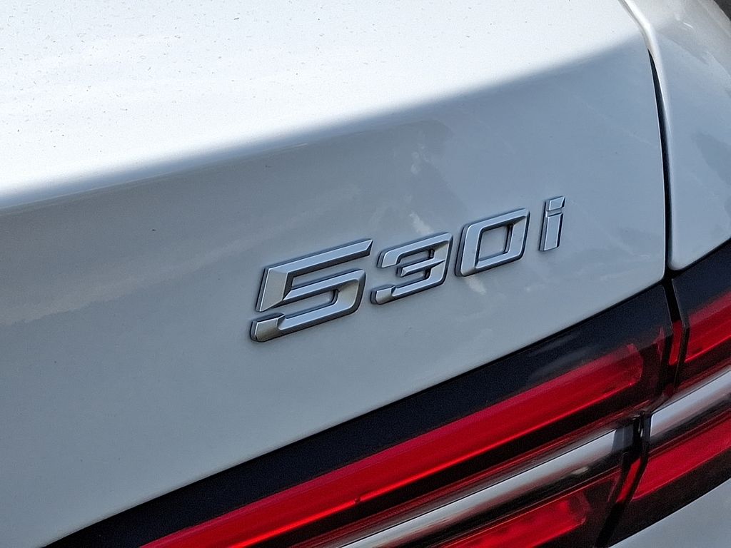 Thumbnail: 2026 BMW 5 Series - 11