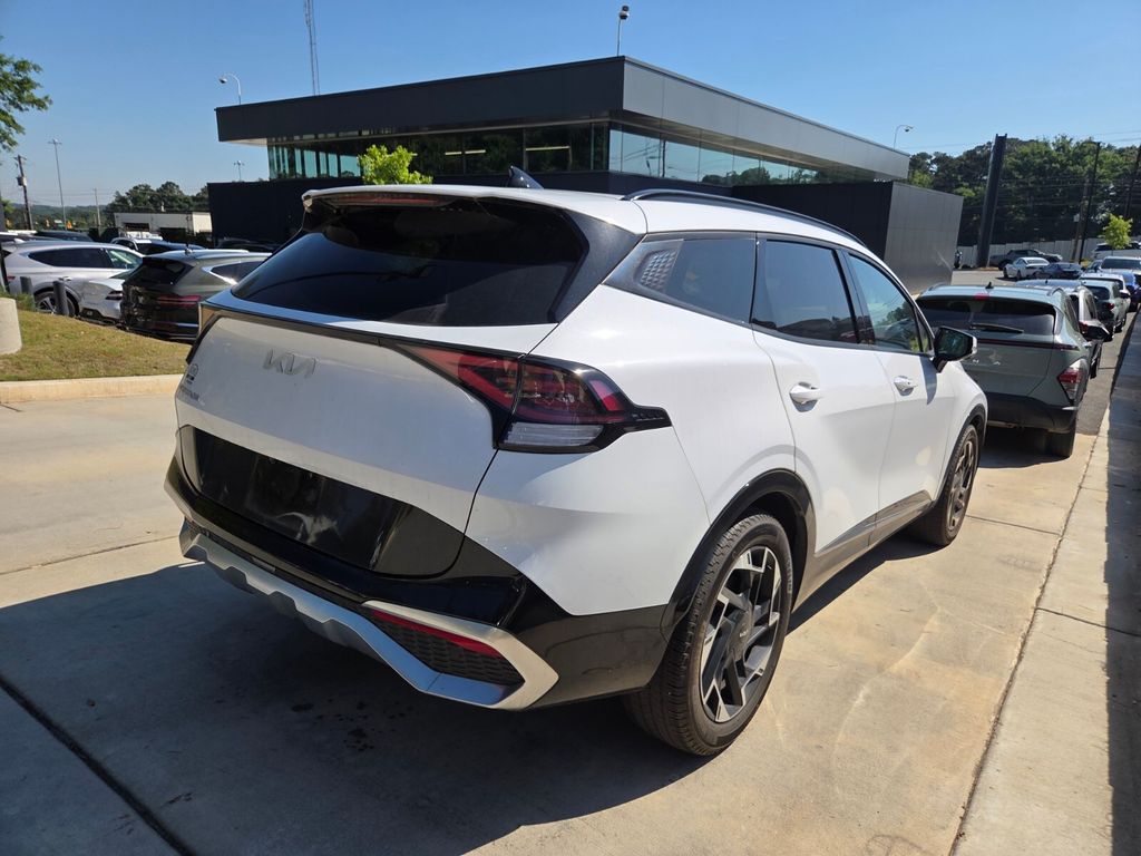 Used 2023 White Kia SX-Prestige image 4