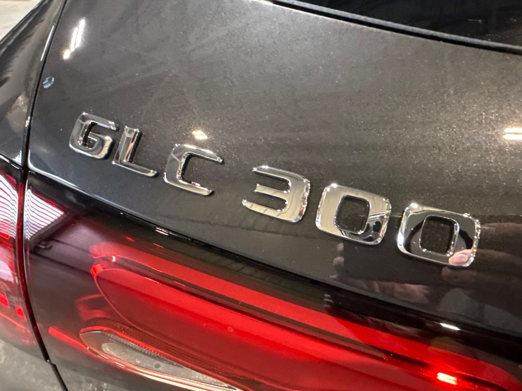 Thumbnail: 2027 Mercedes-Benz GLC - 7
