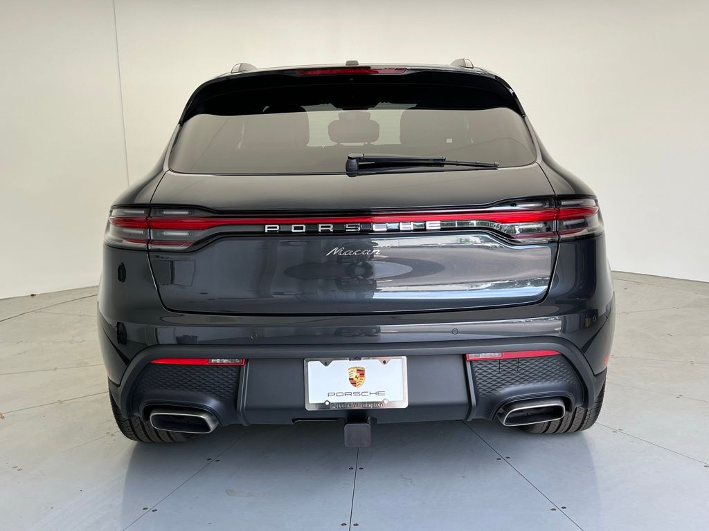 Thumbnail: 2025 Porsche Macan - 21