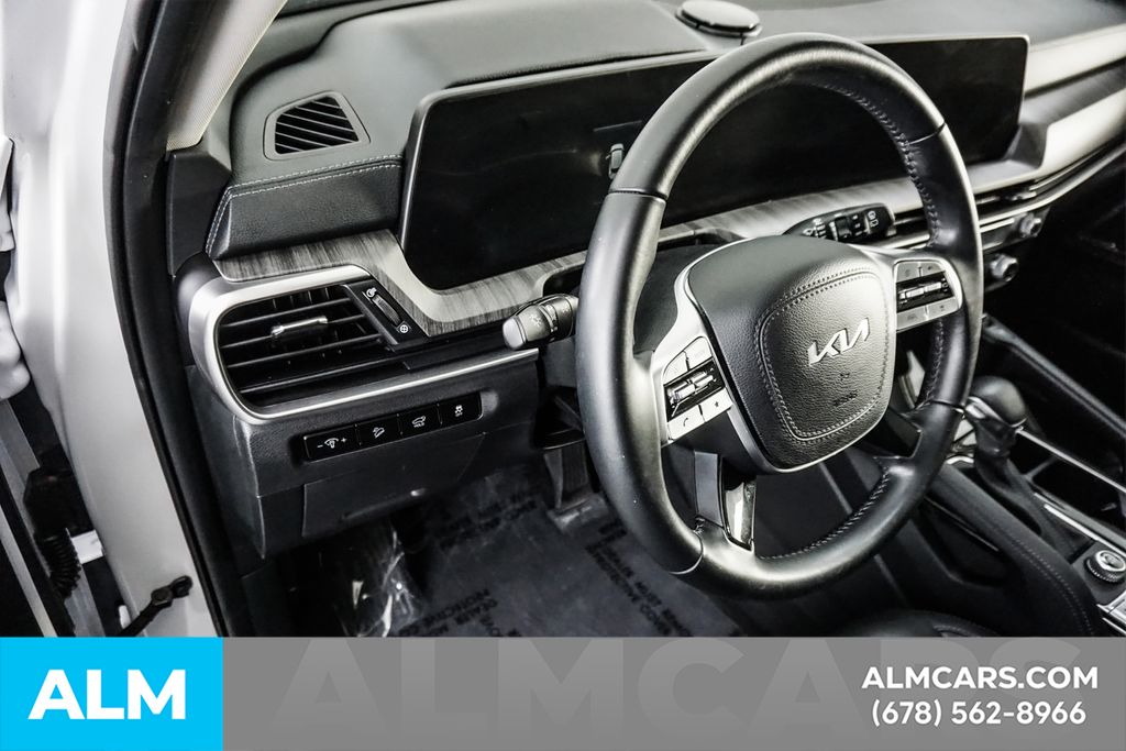 Used 2024 White Kia EX image 34